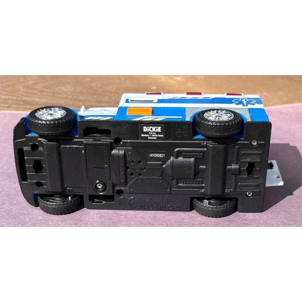 Ambulance with Sound effects Dickie Toys Emergency Rescue Vehicle‎ action